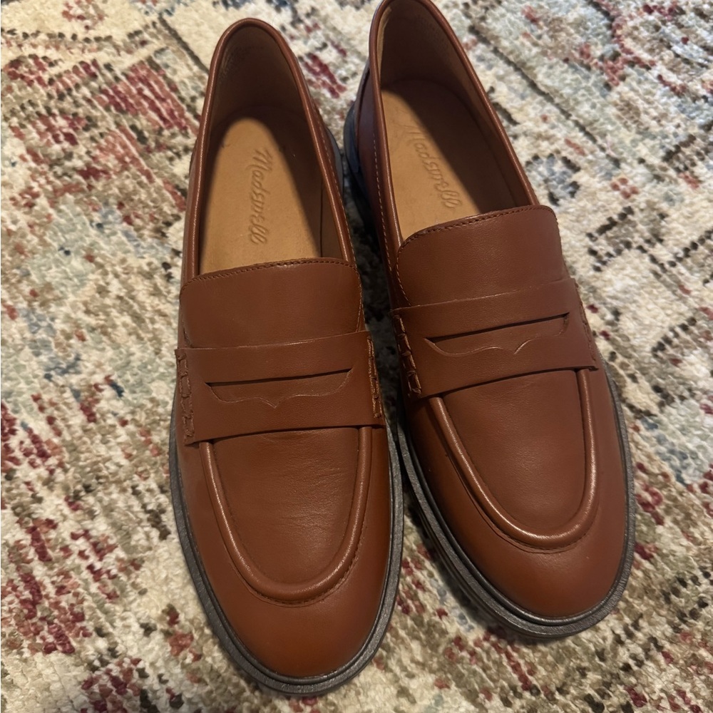 Madewell women’s  Penny Loafers in Brown